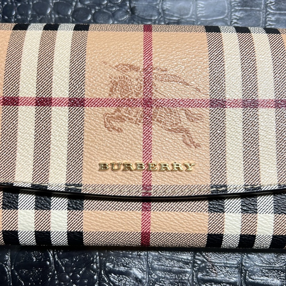 Burberry Wallet (Authentic) - Picture 3 of 15